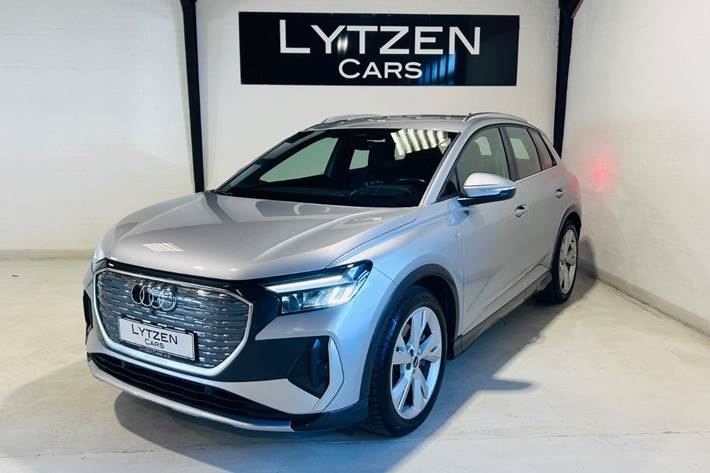 Sølv Audi Q4 e-tron fra 2021