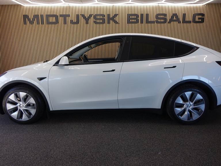 Tesla Model Y Long Range AWD