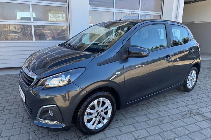 Grå Peugeot 108 fra 2017