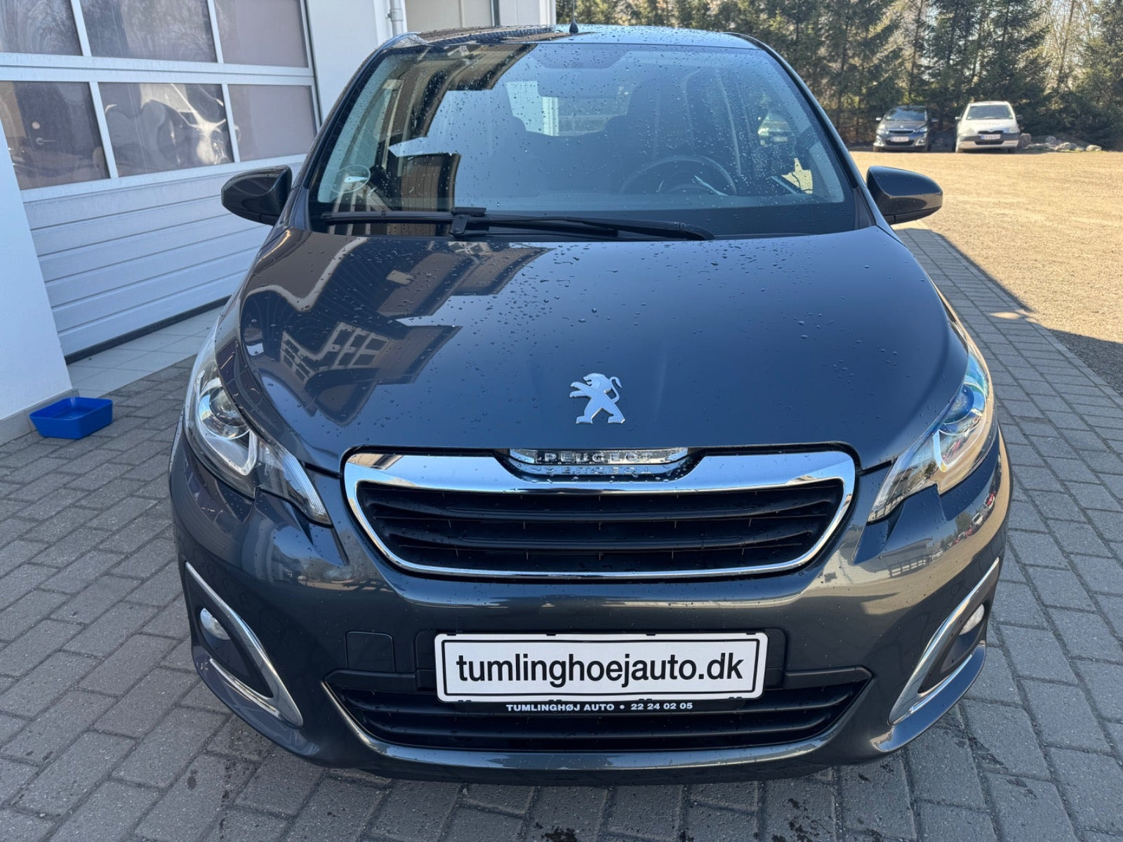 Grå Peugeot 108 fra 2017