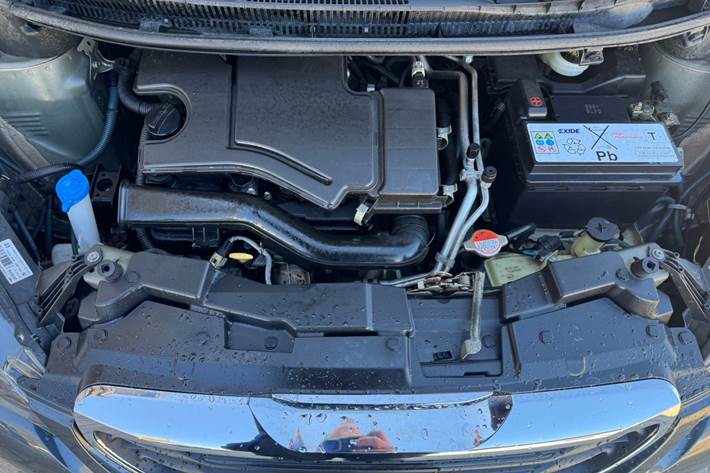 Grå Peugeot 108 fra 2017