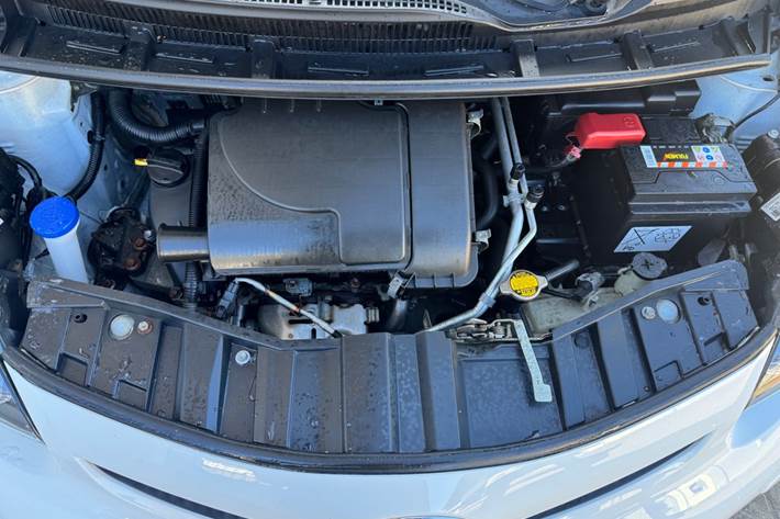 Hvid Toyota Aygo fra 2014