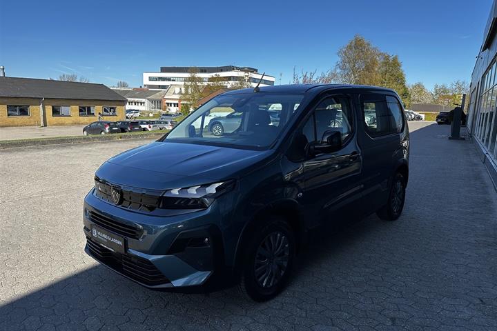 Blå Peugeot e-Rifter fra 2025