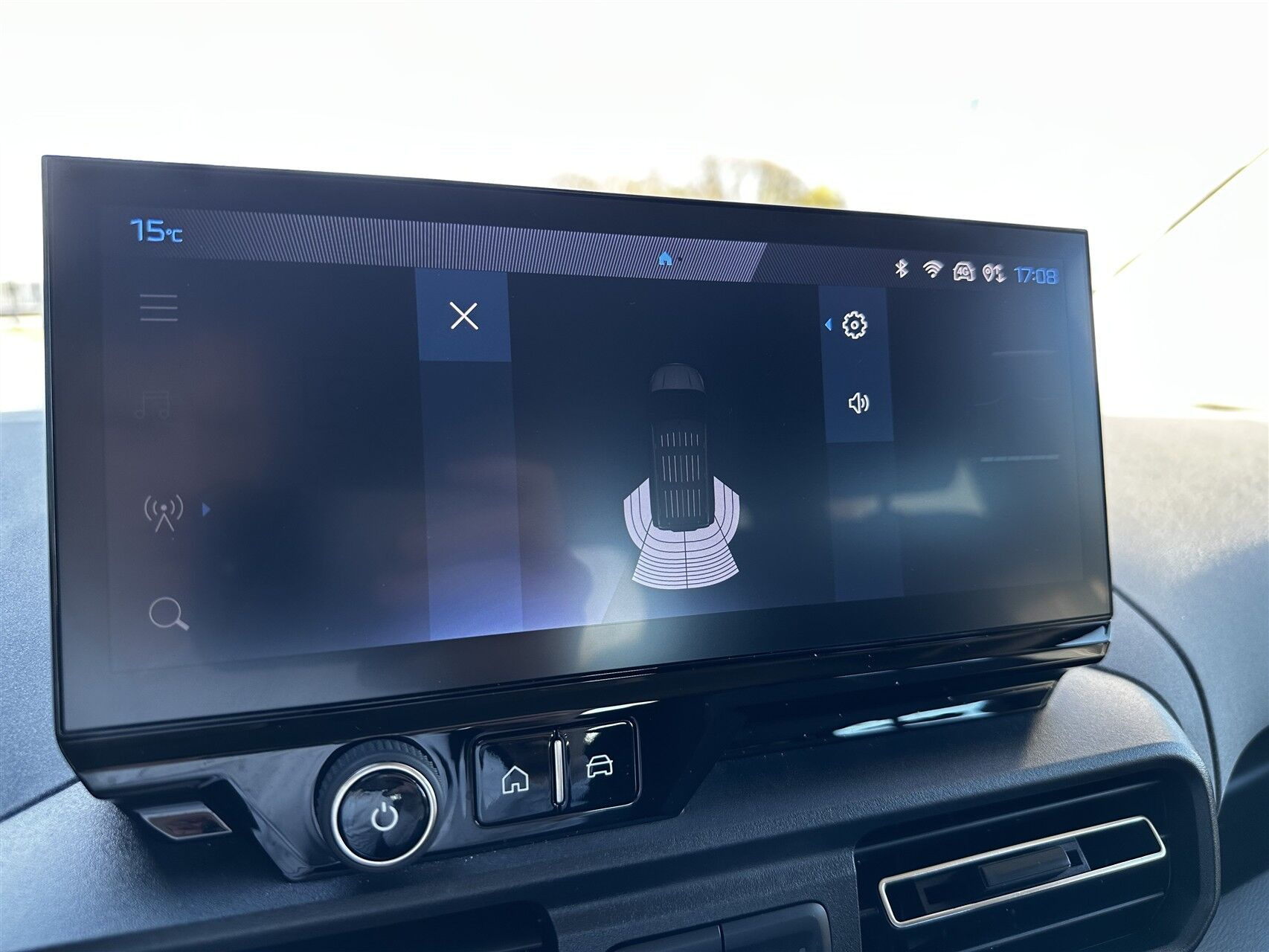 Blå Peugeot e-Rifter fra 2025