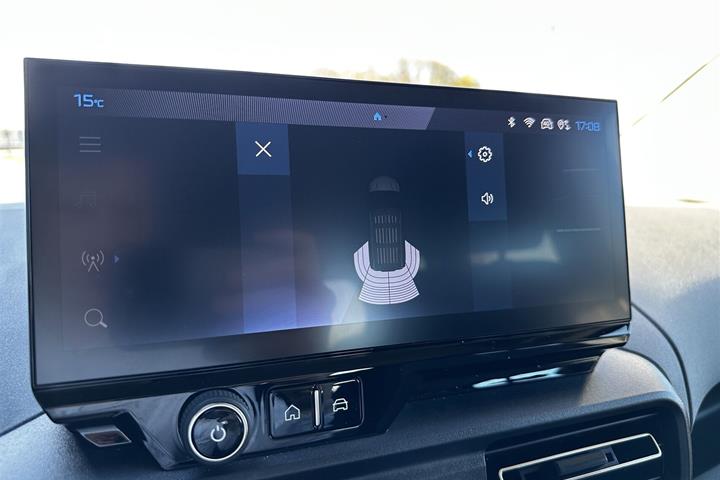 Blå Peugeot e-Rifter fra 2025