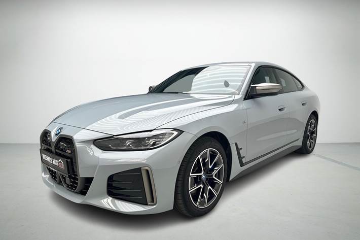 Grå BMW i4 fra 2023