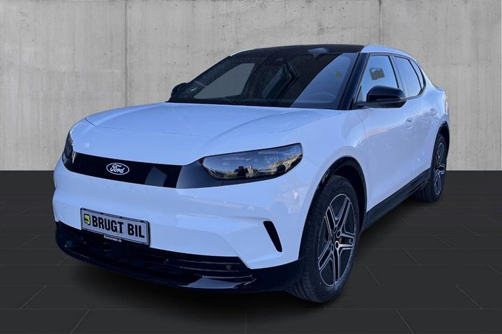 Hvid Ford Capri fra 2025 set udefra