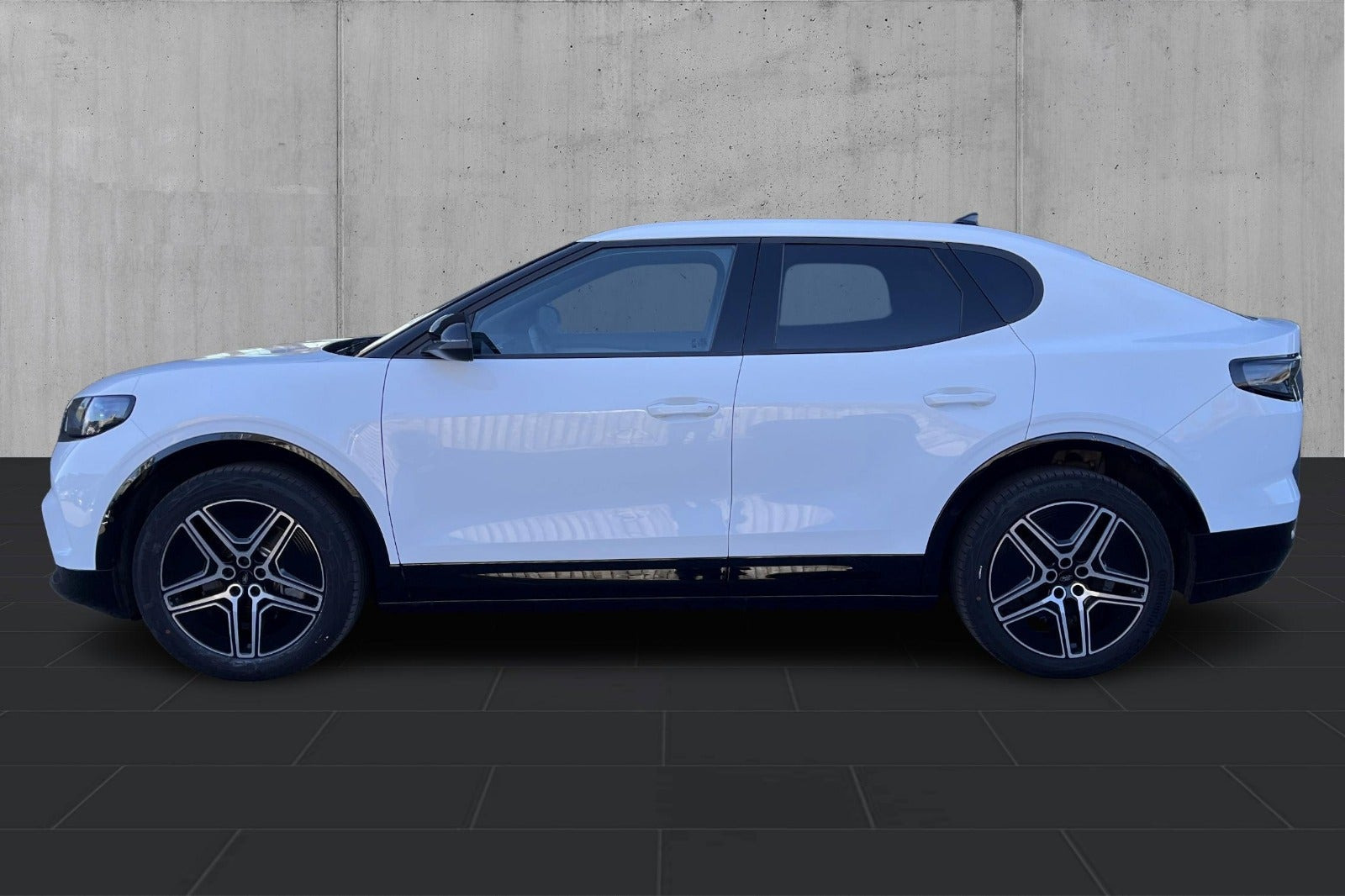 Hvid Ford Capri fra 2025