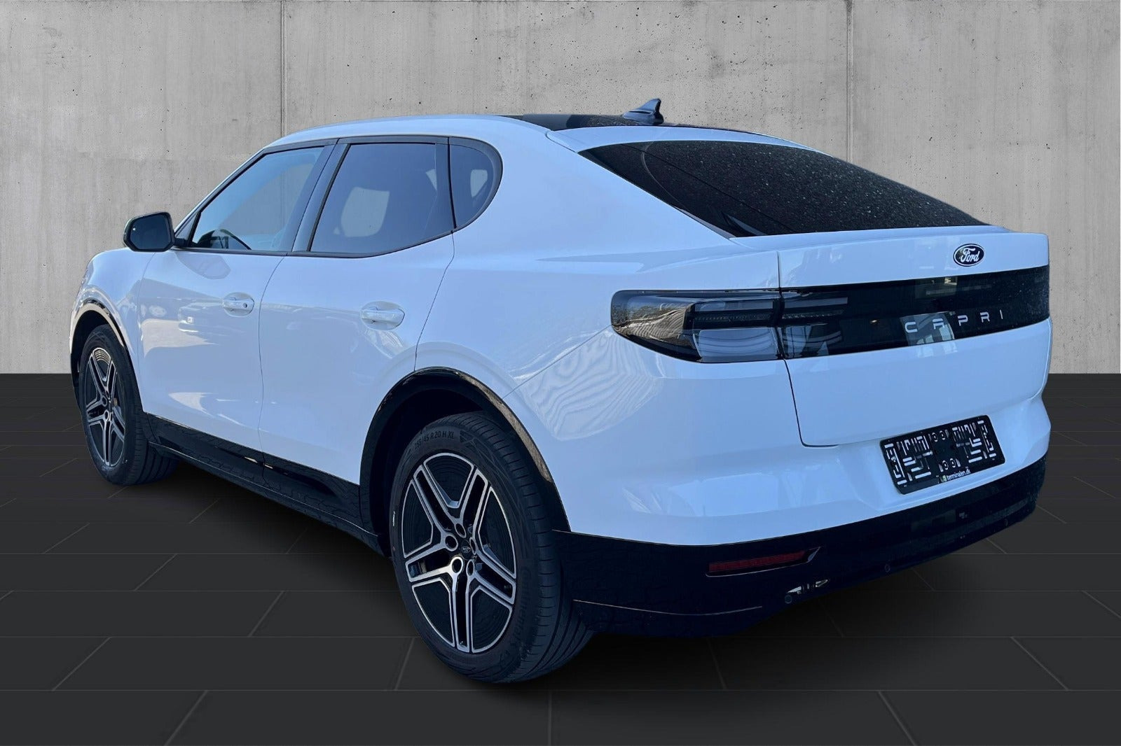 Hvid Ford Capri fra 2025