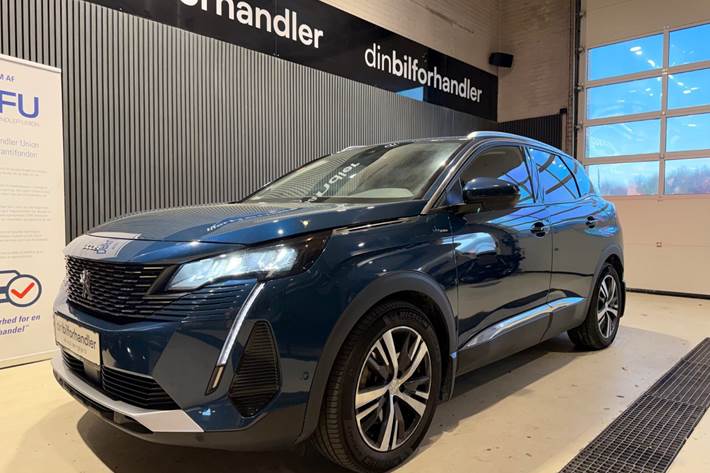 Blå Peugeot 3008 fra 2021