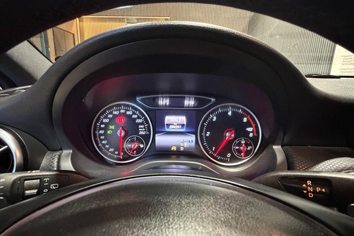 Grå Mercedes A200 d fra 2017