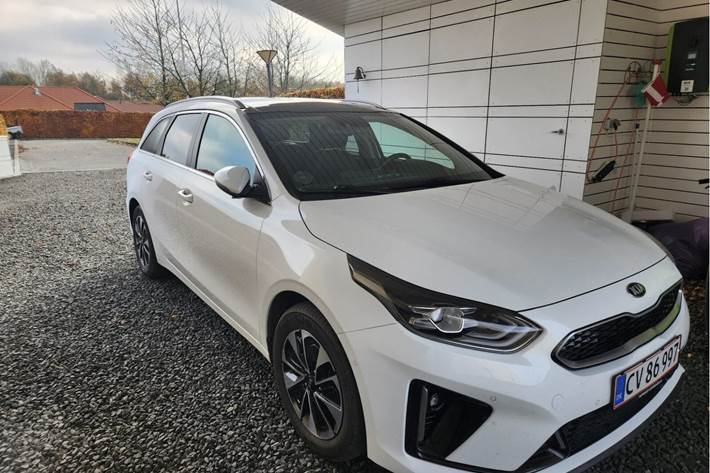 Hvid Kia Ceed fra 2021