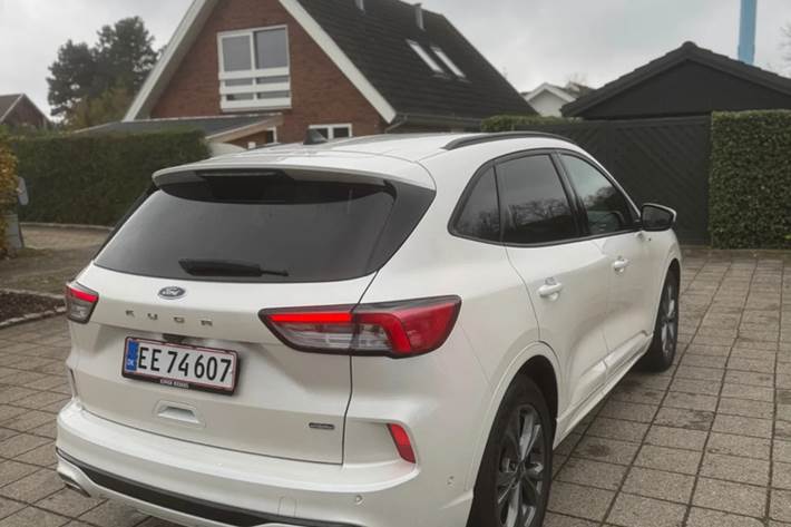 Hvid Ford Kuga fra 2020
