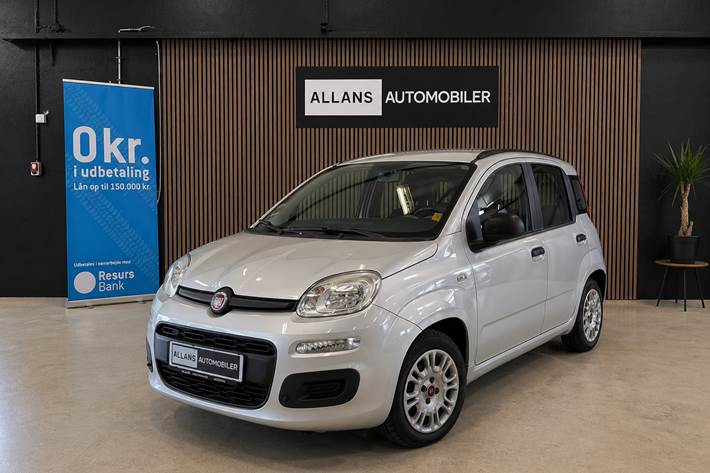 Grå Fiat Panda fra 2012 set udefra