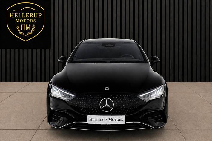 Sort Mercedes EQE350 fra 2024