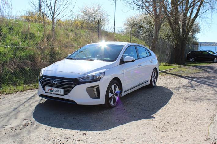 Hvid Hyundai Ioniq fra 2018