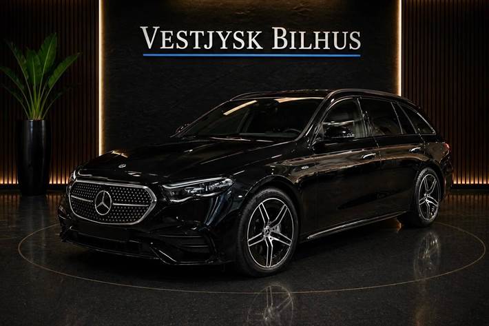 Sort Mercedes E300 e fra 2025 set udefra