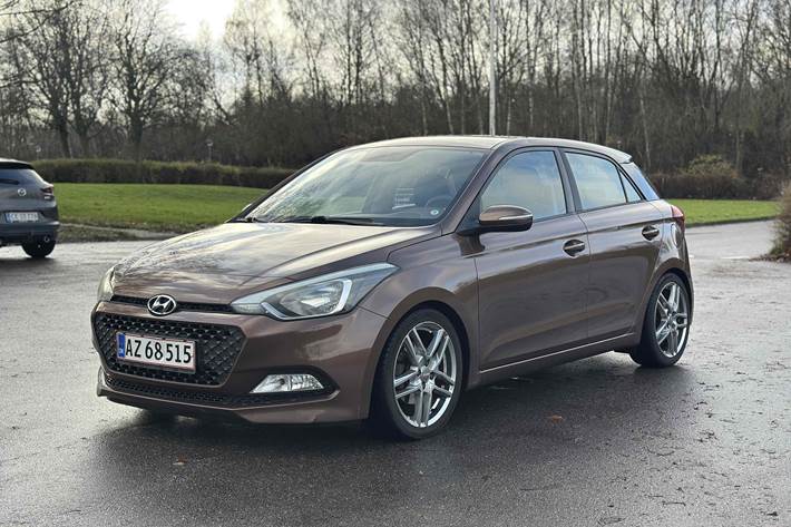 Brun Hyundai i20 fra 2015