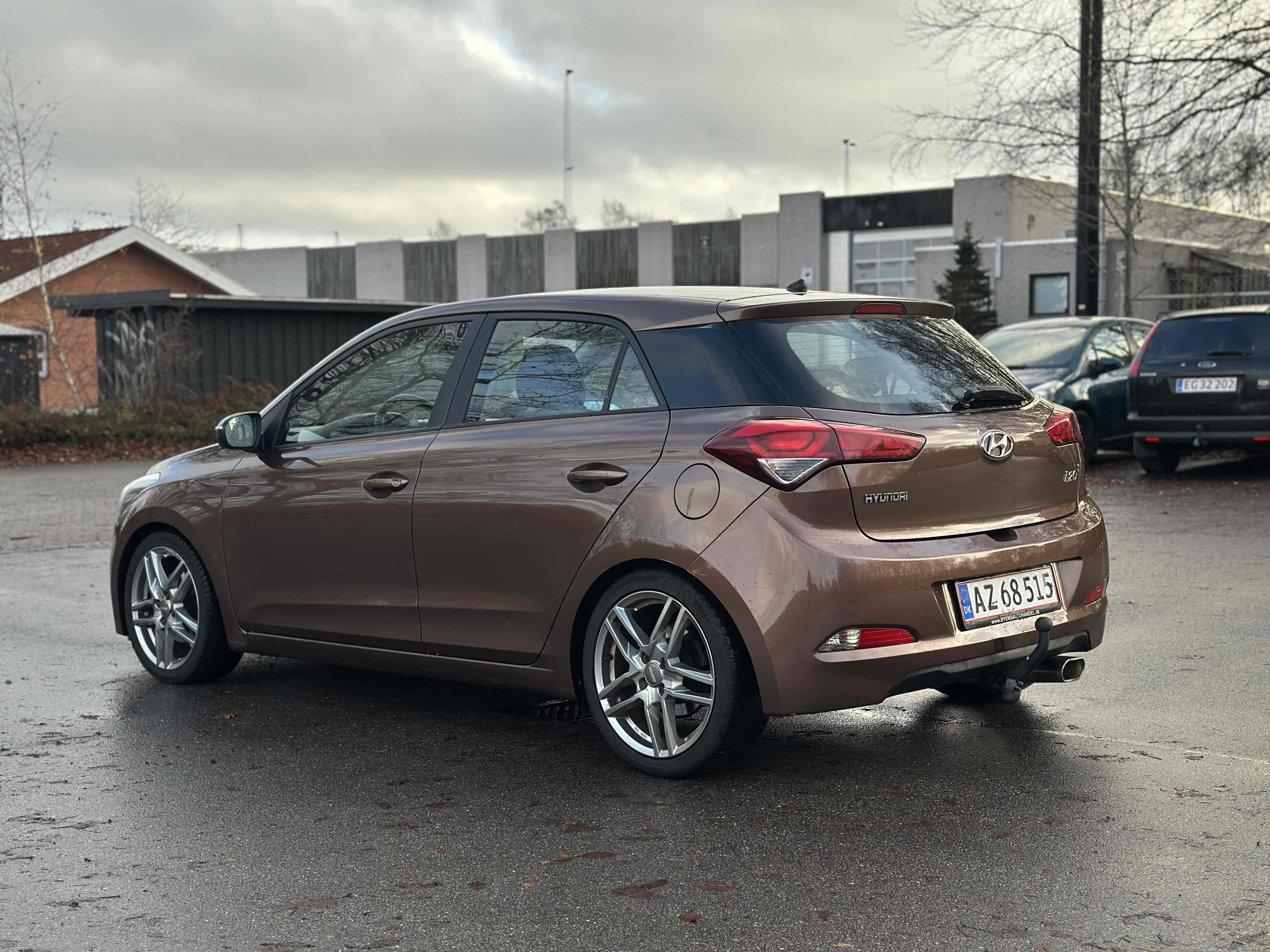 Brun Hyundai i20 fra 2015
