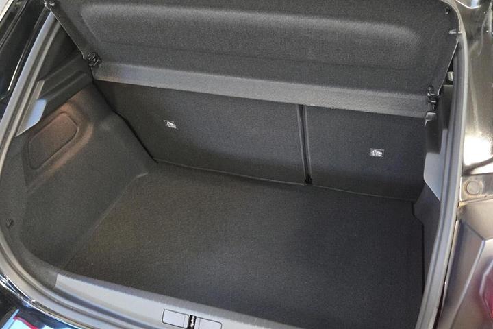 Sort Opel Corsa-e fra 2024