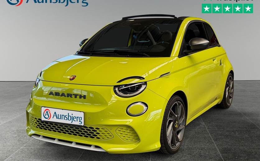 Abarth 500e Scorpionissima Cabrio