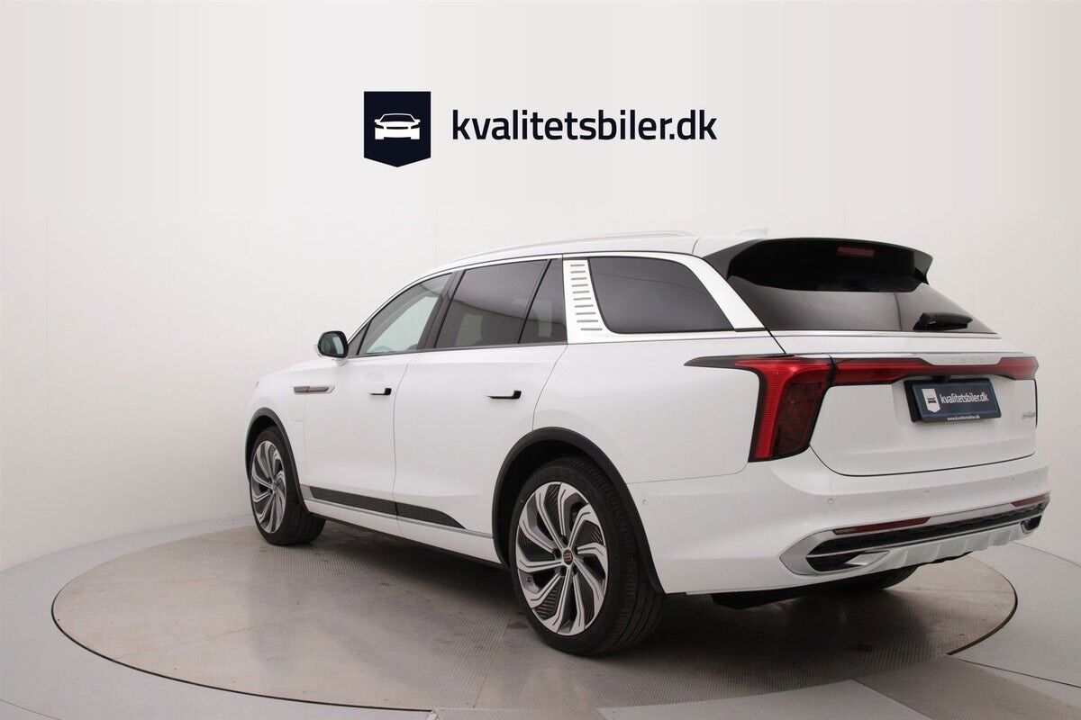 Hvid Hongqi E-HS9 fra 2025