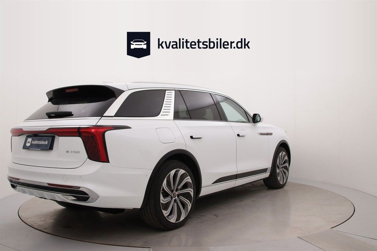 Hvid Hongqi E-HS9 fra 2025
