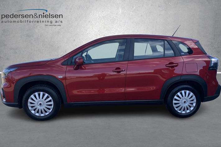 Rød Suzuki S-Cross fra 2023
