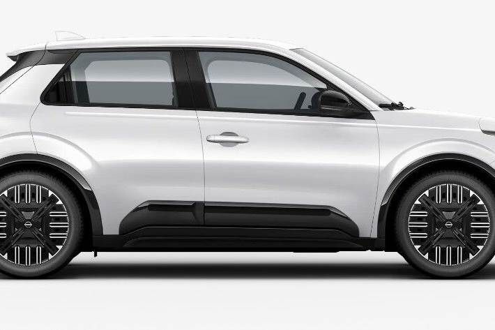 Hvid Nissan Micra fra 2025