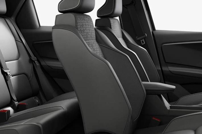 Sølv Nissan Micra fra 2025