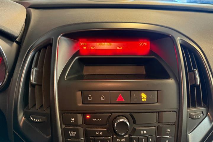Blå Opel Astra fra 2014