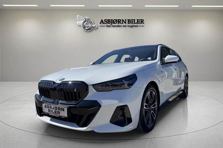 Hvid BMW i5 fra 2025