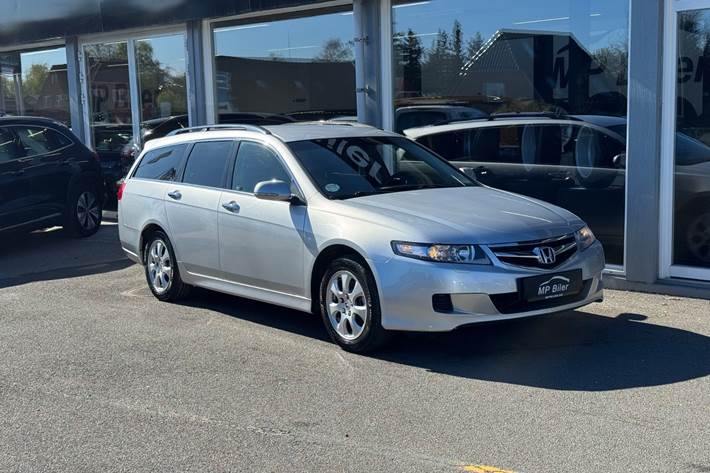 Sølv Honda Accord fra 2007