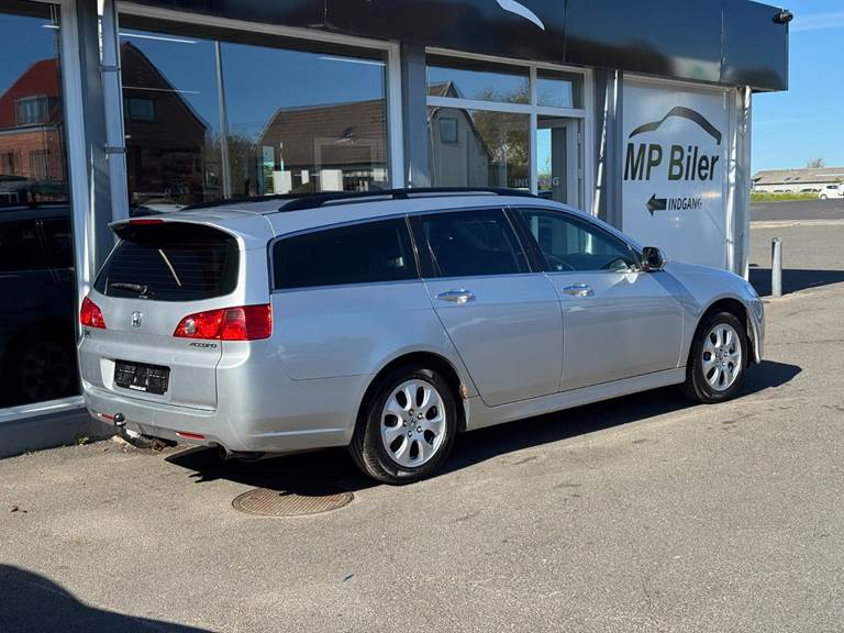 Honda Accord 2,0i Comfort Tourer