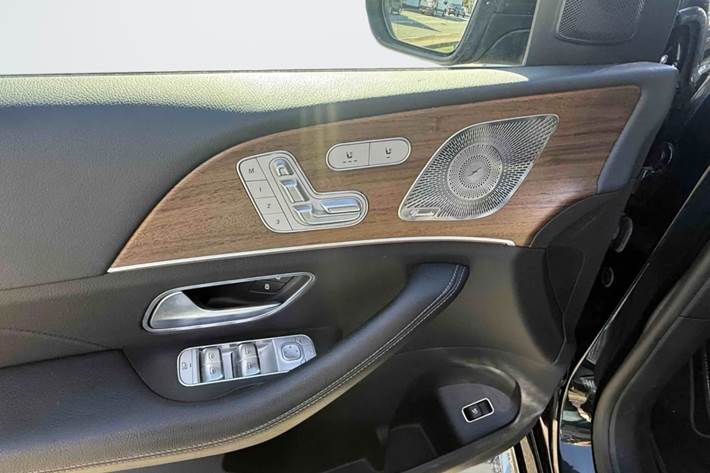 Grøn Mercedes GLE350 de fra 2023