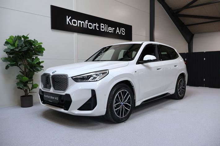 Hvid BMW iX1 fra 2024
