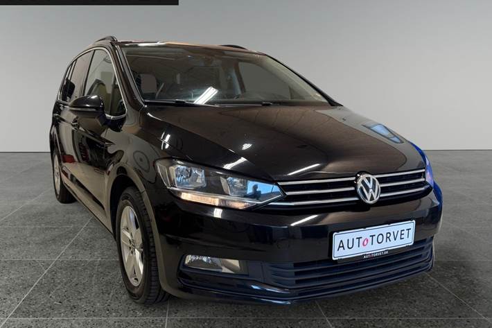 Sort VW Touran fra 2017