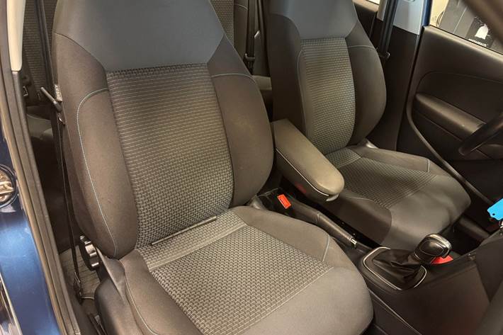 Blå VW Polo fra 2017