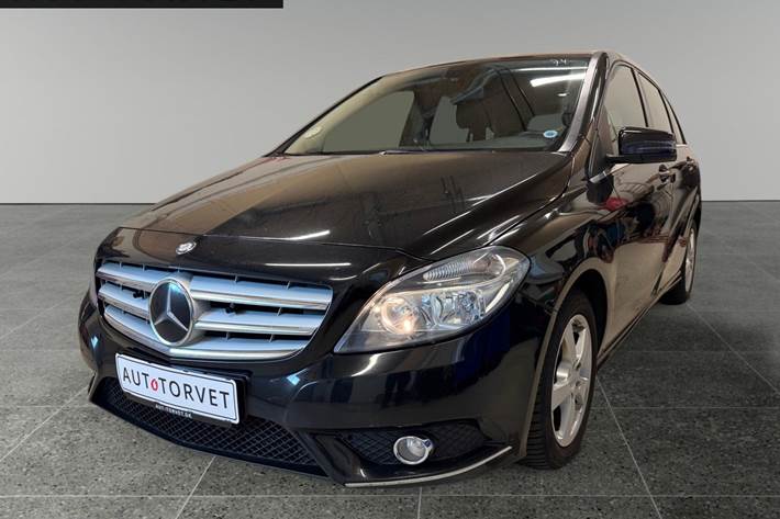 Sort Mercedes B180 fra 2014