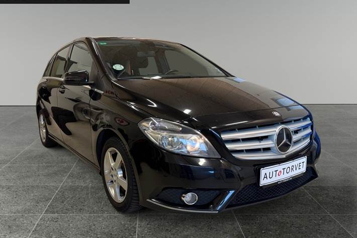 Sort Mercedes B180 fra 2014