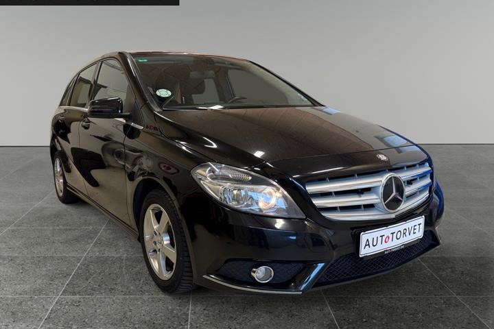 Sort Mercedes B180 fra 2014