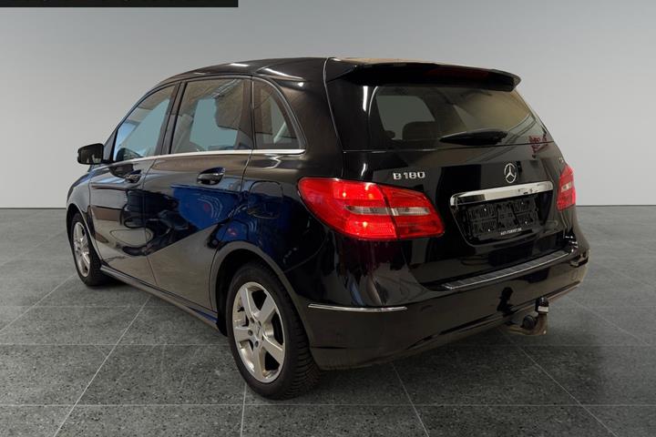 Sort Mercedes B180 fra 2014
