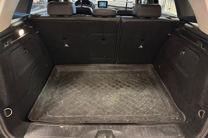 Sort Mercedes B180 fra 2014