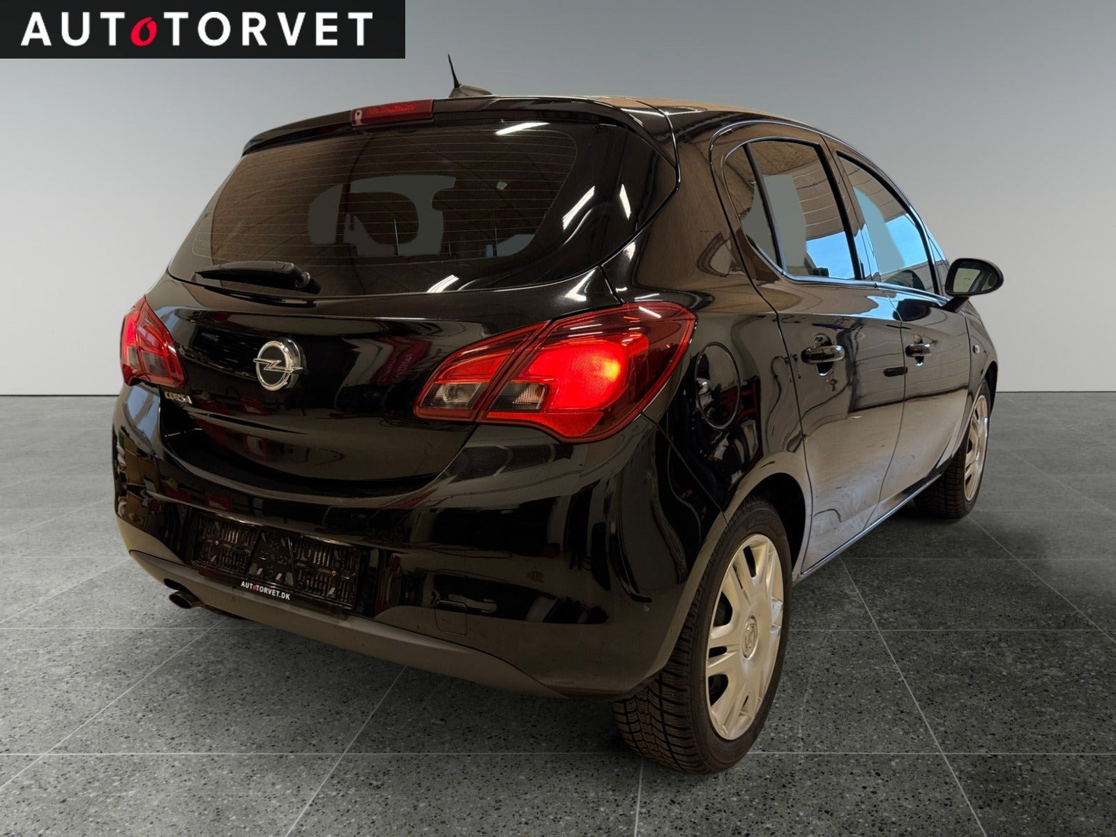 Sort Opel Corsa fra 2017