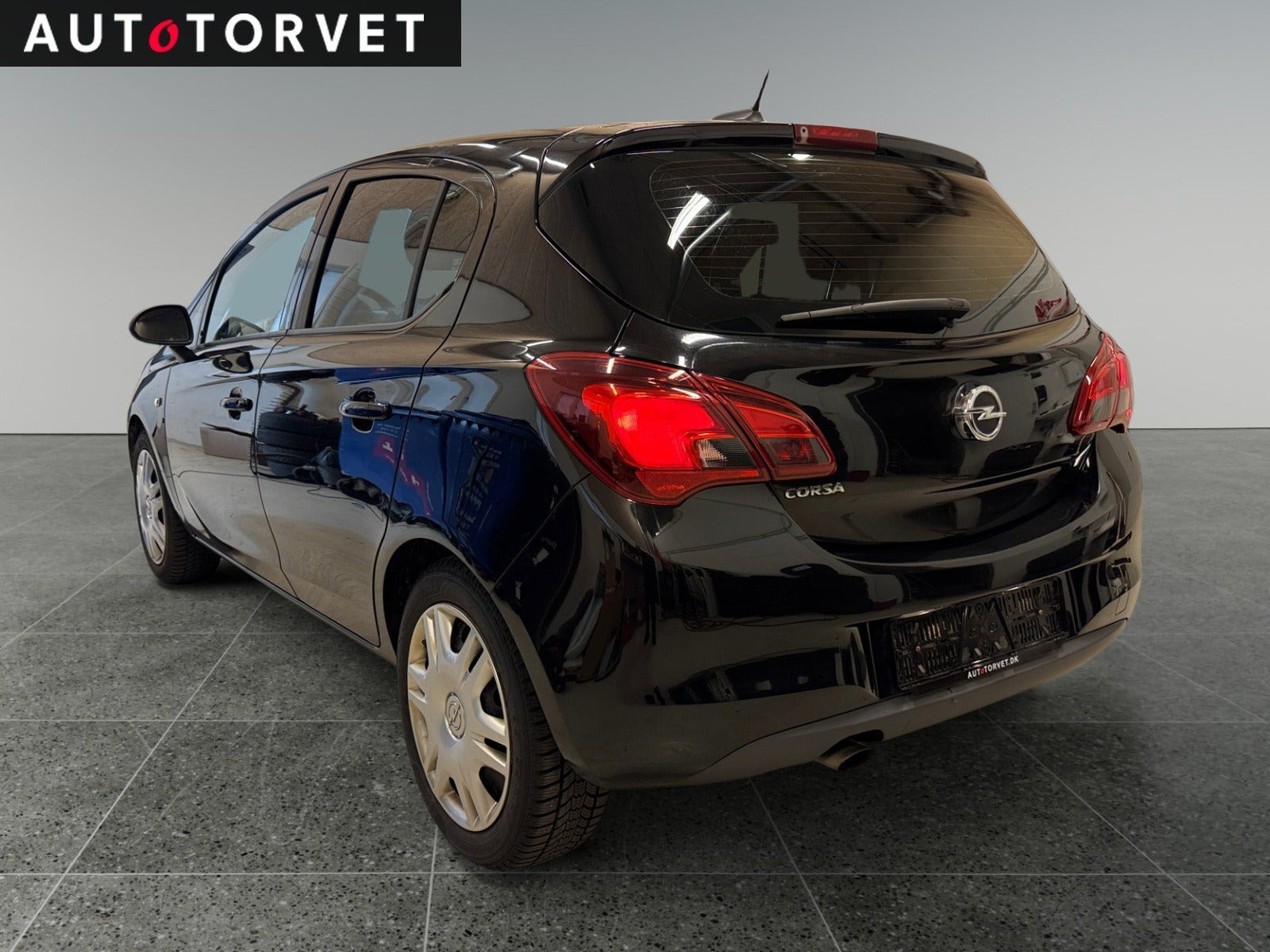 Sort Opel Corsa fra 2017
