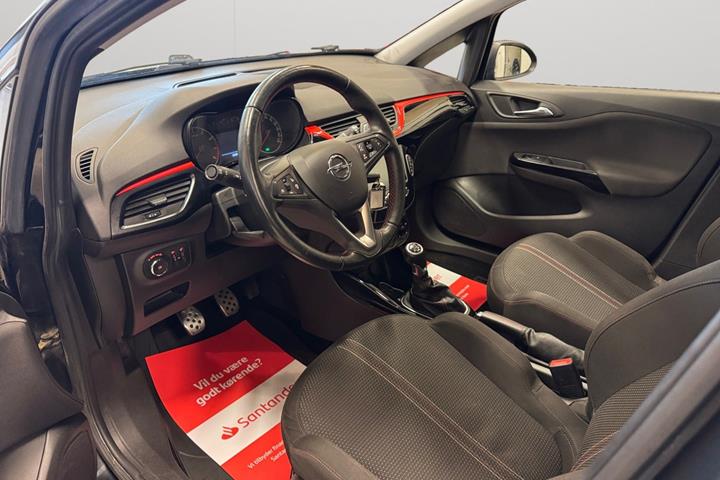 Sort Opel Corsa fra 2017
