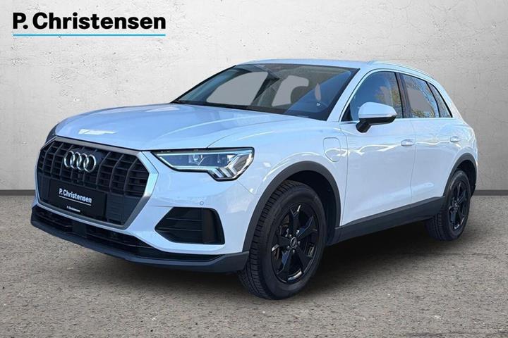 Hvid Audi Q3 fra 2023 set udefra