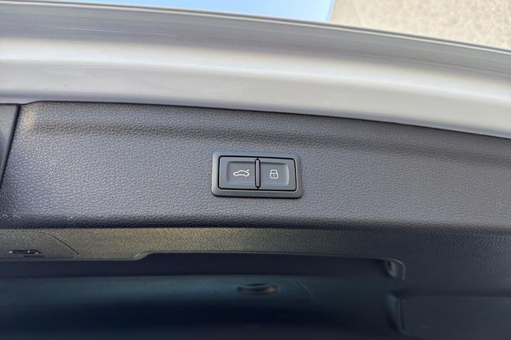 Hvid Audi Q3 fra 2023
