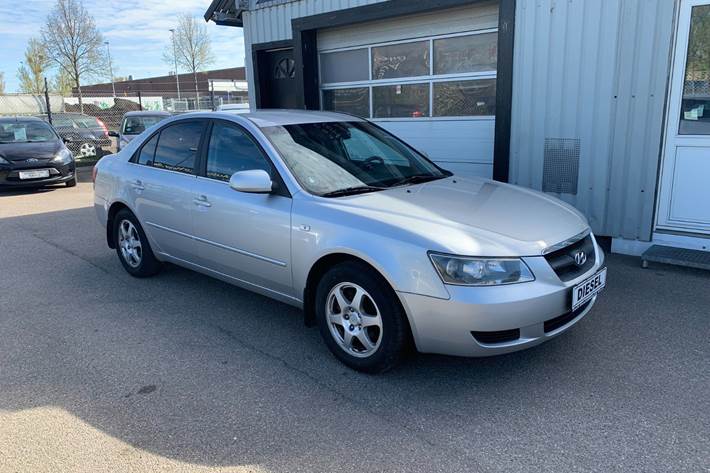 Sølv Hyundai Sonata fra 2007