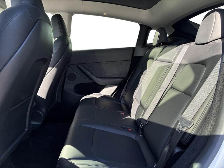Tesla Model Y RWD